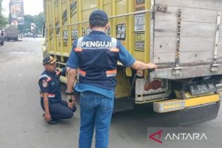 Ratusan Pengemudi dan Kendaraan Diperiksa Petugas Gabungan di Puncak Pass Cianjur - JPNN.com Jabar