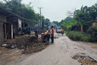 Selama Februari 2025, Pemkab Karawang Telah Perbaiki 50 Titik Jalan Rusak - JPNN.com Jabar