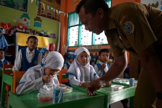  Makan Bergizi Gratis di Tulungagung Belum Penuhi Target, Juru Masak Terbatas - JPNN.com Jatim