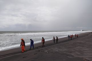 2 Nelayan jadi Korban Ombak Besar di Pesisir Selatan Jogja - JPNN.com Jogja