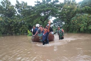 Hujan Deras, 6 Kecamatan di Sragen Dilanda Banjir - JPNN.com Jateng