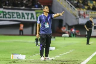 Persita Curi 1 Poin di Kandang Persebaya, Jan Saragih Jaga Konsistensi di Liga 1 - JPNN.com Jatim