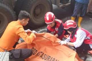 Pemotor Lansia Tewas Kecelakaan dengan Truk di Perak Timur Surabaya - JPNN.com Jatim