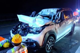 Mobil Tabrakan Maut dengan Truk di Tol Jombang-Mojokerto, 1 Orang Tewas 3 Terluka - JPNN.com Jatim