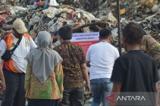 Pemkab Bekasi Segel 9 Tempat Pembuangan Akhir Sampah Ilegal - JPNN.com Jabar