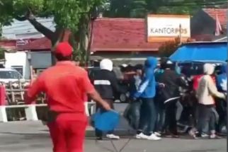 Remaja di Jombang Dikeroyok Pendekar Silat, Korban Dipukul Helm Hingga Kayu - JPNN.com Jatim