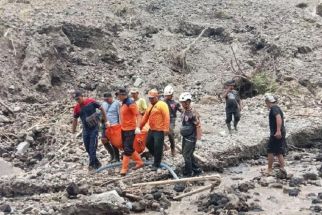 1 Korban Tebing Longsor di Blitar Ditemukan Meninggal Tertimbun 5 Meter - JPNN.com Jatim