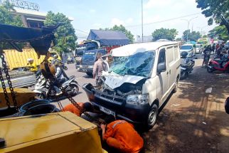 Kecelakaan Beruntun di Terusan Buah Batu Bandung, Sopir Terjepit - JPNN.com Jabar