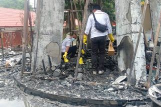 Penyebab Kebakaran Menara Masjid Agung Darussalam Bojonegoro Diduga Korsleting Listrik - JPNN.com Jatim