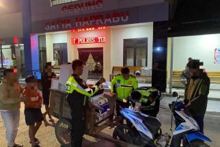 3 Pemuda di Tulungagung Ditangkap Polisi Saat Sahur On The Road Gunakan Sound Horeg - JPNN.com Jatim