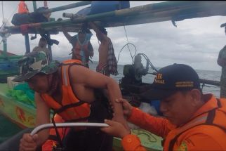 Basarnas Selamatkan 6 Nelayan yang Terombang-ambing di Tengah Laut - JPNN.com Banten