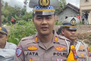 Begini Kronologi KA Kartanegara Tabrakan dengan Truk Muatan Pupuk di Kediri - JPNN.com Jatim