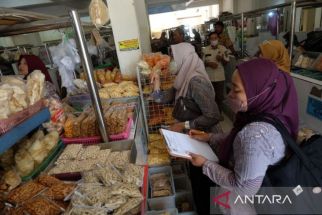 Menjelang Lebaran, Tim Sidak Temukan Makanan Kedaluwarsa di Pasar Tradisional Solo - JPNN.com Jateng