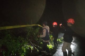 Longsor di Puncak Lajeng Akibatkan Ruas Jalan Menuju Bromo Tertutup Separuh - JPNN.com Jatim