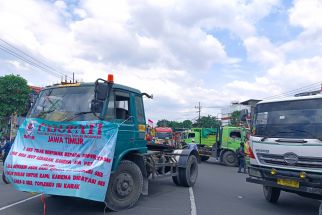 Pengusaha Truk Keluhkan Kerugian Ratusan Juta, Imbas Larangan Operasi Saat Lebaran - JPNN.com Jatim