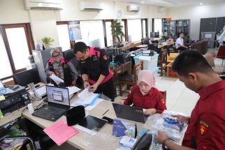 Kejati Geledah Kantor Dinas Pendidikan Jatim, Usut Dugaan Korupsi Dana Hibah SMK - JPNN.com Jatim