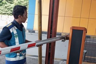 Mobil Terobos Gardu Tol Gayamsari Tanpa Bayar, Jasamarga Lapor ke Polisi - JPNN.com Jateng