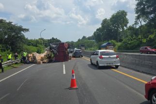 Tabrakan Beruntun di Tol Semarang ABC, 1 Orang Masuk Rumah Sakit  - JPNN.com Jateng