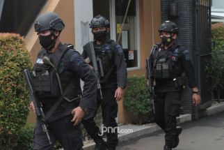 Diam-Diam, Densus 88 Ciduk Terduga Jaringan Terorisme di Banyuwangi - JPNN.com Jatim