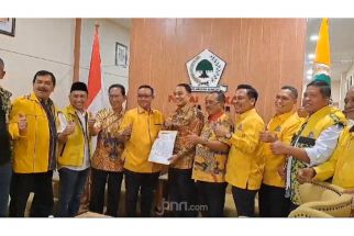 Setelah Gerindra, Eri-Armuji Terima Formulir B1 KWK dari Golkar - JPNN.com Jatim