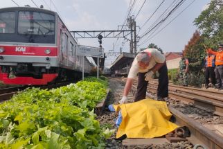 Perempuan Pengendara Sepeda Motor Tewas Tertabrak KRL di Perlintasan Citayam - JPNN.com Jabar