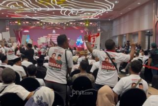 Pengundian Nomor Urut Pilgub Jatim Memanas, Pendukung Teriakkan Fufufafa-Harun Masiku - JPNN.com Jatim