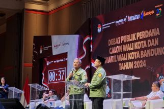 Debat Pilwalkot Bandung 2024: Paslon Farhan - Erwin Tawarkan Lahan Parkir Vertikal - JPNN.com Jabar