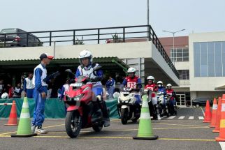 MPM Honda Jatim Gelar Kompetisi Safety Riding, 50 Peserta Adu Kemampuan - JPNN.com Jatim