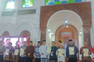 Menteri Nusron Wahid Minta Tanah Wakaf di Banten Disertifikasi - JPNN.com Banten