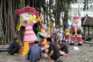 Menjelang Imlek, Perajin Lampion di Solo Meraup Omzet Ratusan Juta - JPNN.com Jateng