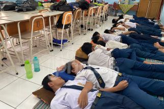 SMPN 39 Terapkan Tidur Siang Kepada Siswa untuk Tingkatkan Kualitas Belajar - JPNN.com Jatim