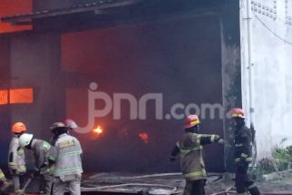 Tiga Pabrik Tekstil di Kabupaten Bandung Hangus Terbakar - JPNN.com Jabar