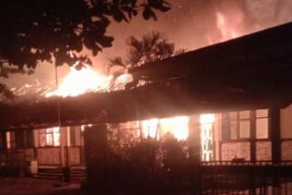 Kebakaran Hebat Terjadi di SD Delegan 1 Prambanan,  Saksi Dengar Suara Ledakan - JPNN.com Jogja
