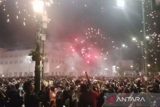 Meriahnya Perayaan Malam Tahun Baru di Jogja, Warga Rela Berdesak-desakan - JPNN.com Jogja