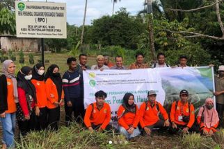 Disbun Kaltim Latih Petani di Desa Api Api Membuat Biopestisida - JPNN.com Kaltim