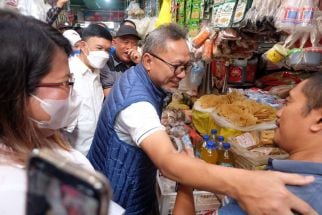  Mendag Zulhas Sidak di Pasar Klandasan Balikpapan, Pasokan Minyak Goreng Aman - JPNN.com Kaltim