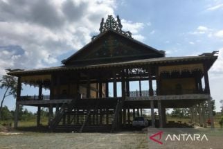 Rumah Adat Kuta yang Dibangun Sejak 2018 Tak Kunjung Rampung,  Ini Penyebabnya - JPNN.com Kaltim