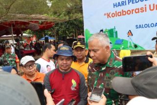 Pangdam Mayjen Rudy Rachmat Ikut Bersih-bersih Pantai Saloloang: Semua Harus Bergerak - JPNN.com Kaltim