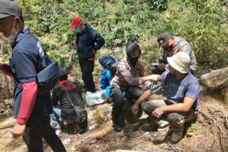 Bantu Percepatan Vaksinasi Covid-19, Polres Lambar Datangi Warga di Kaki Gunung Pesagi - JPNN.com Lampung