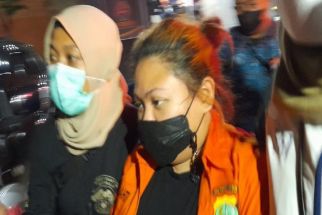 Tipu Korban Hingga Ratusan Juta Rupiah, Putri Seorang Artis Ini Divonis Penjara - JPNN.com Lampung