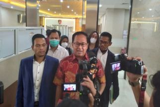 Soal Pembelian Dua Jam Tangan Seharga 77 Miliar, Yullie: Tuduhan Konsumen Itu Menyesatkan - JPNN.com Lampung