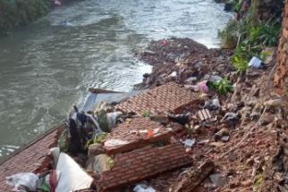 Gudang Pengrajin Alumunium Ambruk Diterjang Banjir, Sebegini Kerugiannya, Astaga - JPNN.com Lampung