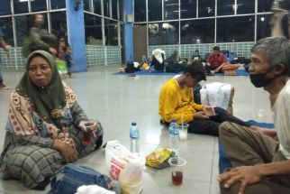 Mudik Macet Hingga Belasan Jam, Pemudik Tujuan Lampung Timur Bermalam di Pelabuhan - JPNN.com Lampung