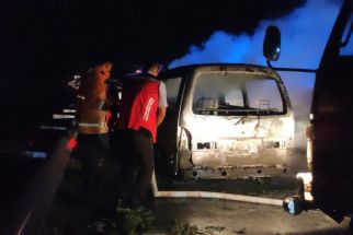 Mobil Terbakar di Tol Trans Sumatera Misterius, Begini Penjelasan Dinas Damkar - JPNN.com Lampung