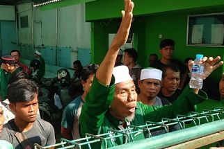 Suasana Kantor Pusat Khilafah Seusai Pimpinan Khilafatul Muslimin Ditangkap - JPNN.com Lampung