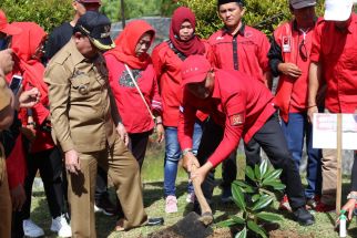 Memperingati Bulan Bakti Bung Karno, Mukhlis Basri Melakukan Hal Ini di Lampung Barat - JPNN.com Lampung