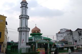 Tahapan Renovasi Masjid Jami Al-Yaqin yang Berdiri Sejak 1808 - JPNN.com Lampung