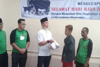 Momen Iduladha, PN Tanjung Karang Bagikan Ratusan Paket Daging Kurban  - JPNN.com Lampung