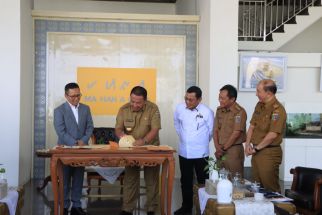 Rektor UBL Hibahkan Aplikasi Kartu Petani Berjaya ke Pemprov Lampung  - JPNN.com Lampung