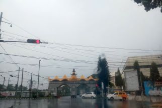 Info BMKG: Waspada Hujan Lebat Disertai Angin Kencang, Cek di Sini  - JPNN.com Lampung